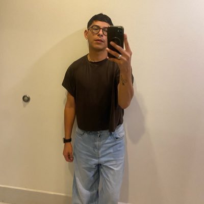 rubiovc89's profile picture. Enamorarte de ti mismo no te hace vanidoso ni egoísta, te hace INDESTRUCTIBLE.