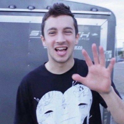 NEVERTAKElT's profile picture. always @twentyonepilots ψ joshler enthusiast