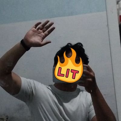 callmepollo_'s profile picture. B