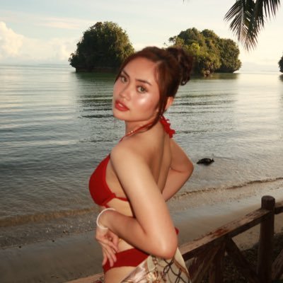 mhlchrstl's profile picture. made to feel ⋆. 𐙚 ˚❀⋆.ೃ࿔*:･🪬