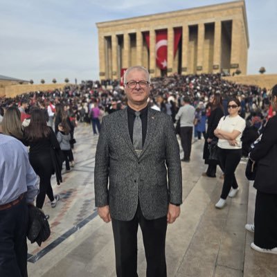 mustafakosemus's profile picture. Her ne ararsan kendinde ara. Emekli General. Bordo ve Mavi Bereyi yüreğine takanlardan…Özel Kuvvet A Tim K.lığından Komd. Tug.K.lığına uzanan bir hayat.