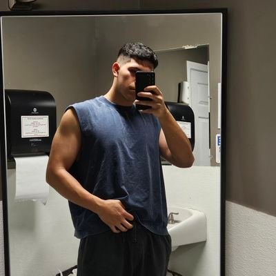 davidm_200's profile picture. just chillin🤙🏽Biomedical Engineering 🦾