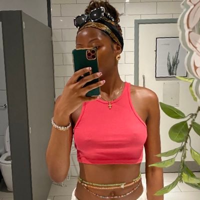 Jennieebabie's profile picture. *qualified* wine enthusiast. collecting the most eclectic scents whilst travelling the world (mostly Spain)