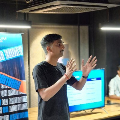 0xAshuu's profile picture. Ambassador @arbitrum | Lead @gdsc_rcoem | Developer