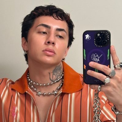 _SAIL0RG00N's profile picture. ur fave girlboy alien🇬🇺 IG: __eevee.eve