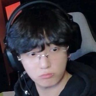 kookystarcandy's profile picture. Fan Account 
°°°
💜 BTS Forever ∞ 💜
••••
People don't need to know how good you are..just be true to yourself..😶‍🌫