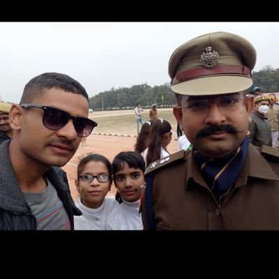 AnkitCh36267840's profile picture. firozabadpolice तो झूठी रिपोर्ट लगाने में सबसे आगे है।

न्याय_जैसी_कोई_चीज_नहीं_होती।

जितना ज्यादा पैसा उतनी जल्दी न्याय।

बिना पैसे दिए पुलिस न्याय नहीं मिलता