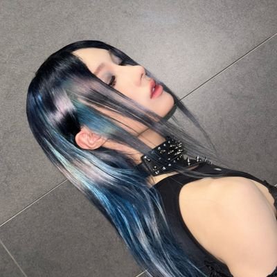 jinslovestory's profile picture. #Taylor : BTS 4EVER | alt : @brokenwhiteflwr