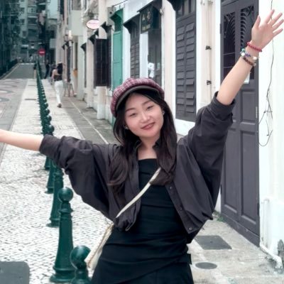 SArt_Maxine's profile picture. You can call me "zhu tian" (竹天)