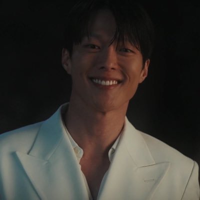 Ella_u1's profile picture. 