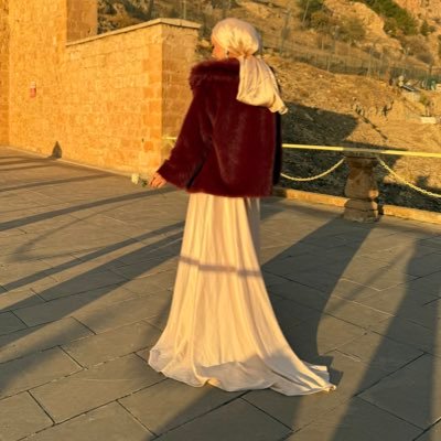 penere18's profile picture. sıkılırsan  güneşten,  gece oluruz erkenden