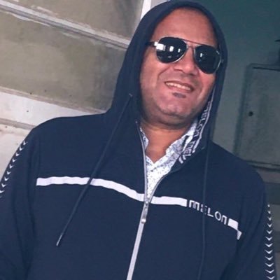 deebwebDeeb's profile picture. اه يا زمن العبر الناس فيك ألوان فتح يا أخينا واختار لون يعجبك وبلاش عمي ألوان