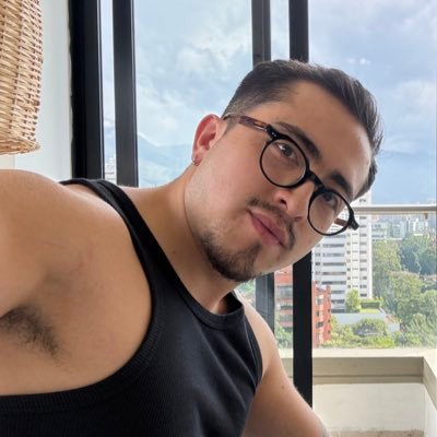 Roa_dice's profile picture. cada vez estoy más ciego y a veces me trabo al hablar | esto es un personaje cinematográfico