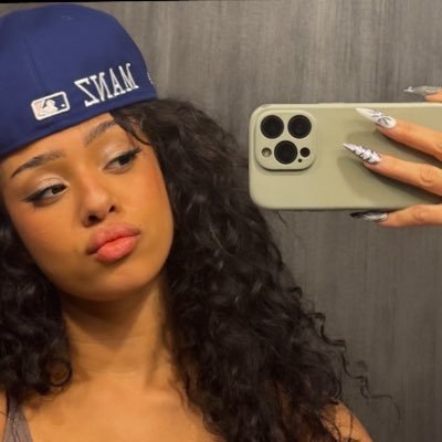 katseye_xx's profile picture. 