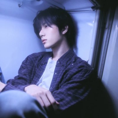 witchyanbitchy's profile picture. Multi stan! ~NCT and ENHA ult ~26~ probably at a concert somewhere~