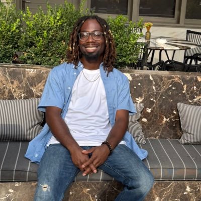 definitelyamos's profile picture. I tweet about books, my struggling sport teams and beautiful black women #dubnation #Seahawks #booktwt #writertwt CR : Thunderhead & Razorblade tears