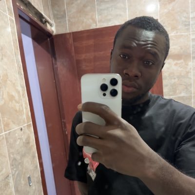 HannielM's profile picture. UG student 👨‍🎓 Liverpool fan❤️🤍sarkodie is the greatest  rapper in Africa 😊Comparing Messi with any other footballer is the most useless debate ever 😁..