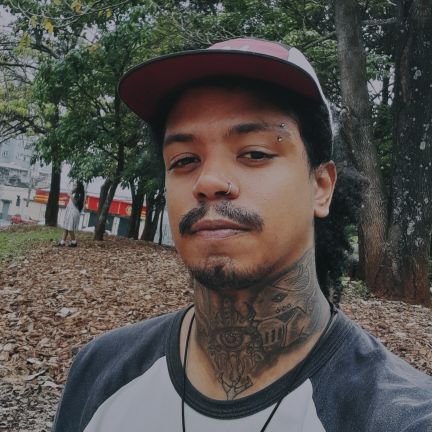 Stardust_Beans's profile picture. Biólogo com bacharel em skate