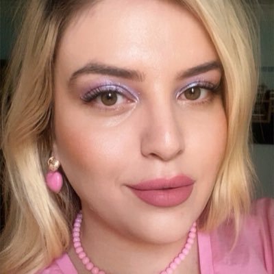 lepetitmarseil's profile picture. Zamanların en iyisiydi,zamanların en kötüsüydü.