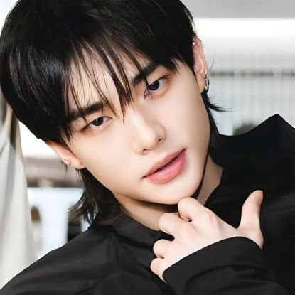 lalisadoblel's profile picture. LALISAAAA 🩷 #navy #rubies #anitter #blink #lilies #stay