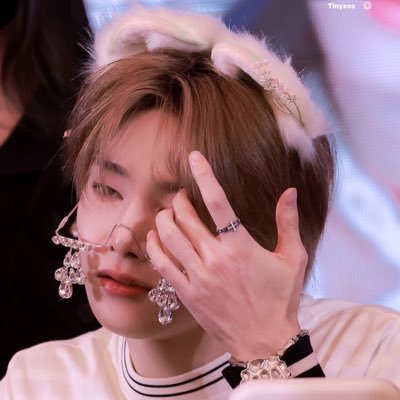 xoxowiix8's profile picture. I'm here too @xoxowiix ❤️‍🩹
그 상처는 운명이 그린 별에 불과하다🍉
 ▹▹ 鎖骨──#straykids ──▹▹STAY 🍉
 ▹▹ 鎖骨──#enhypen ──▹▹ENGENE 🍉 
▹▹ 鎖骨──#TOMORROW_X_TOGETHER──▹▹MOA 🍉