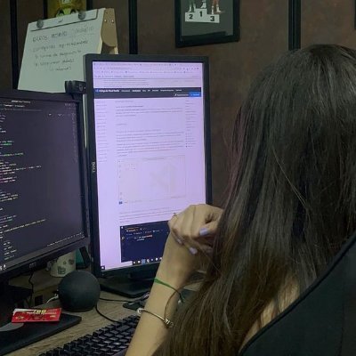 JulieLovesTech's profile picture. Science, Tech and AI lover • Data Scientist - @Databricks