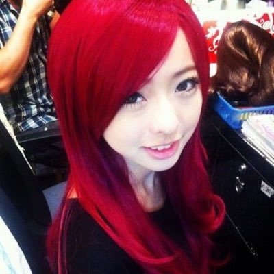 moyoyay's profile picture. 