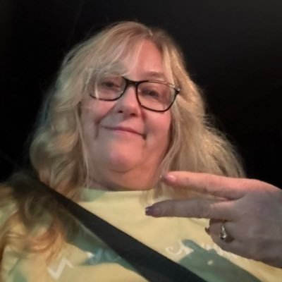 mrs_wanczyk4455's profile picture. I won a lottery of huge amount so I’m willing to give out $30,000 to my first 1k followers due to the Pandemic. JUST DM “MAVIS I FOLLOWED“
