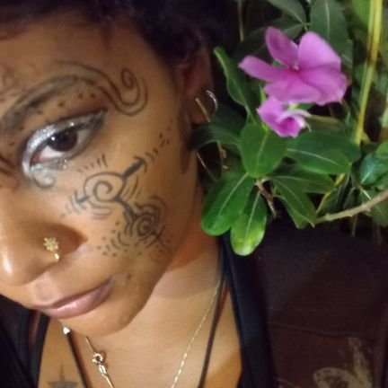 buttercupioid's profile picture. love no thotties 🚫