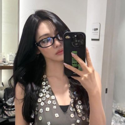 dolliening's profile picture. 