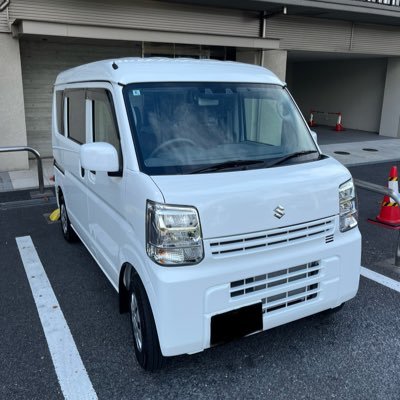 akirapxnq's profile picture. 本業は運送業。目標は全国にトラックや軽貨物ドライバーがゆっくり寝れる施設を作ること。 荷物の価値はどんなものでも1億円。荷主にとってはオンリーワンの荷物なのです。