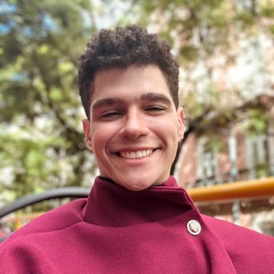 teusabin's profile picture. @teusabino | sommelier d’surtos & bi-burguês