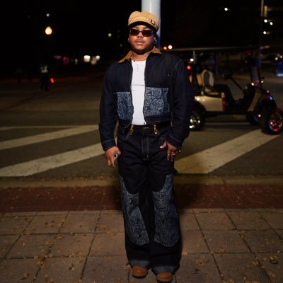 Tyikelb's profile picture. 