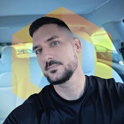JustUnboxing's profile picture. Tech Youtuber 🤖
Youtube: @justunboxing |
Contacto: ruben@justunboxing.com