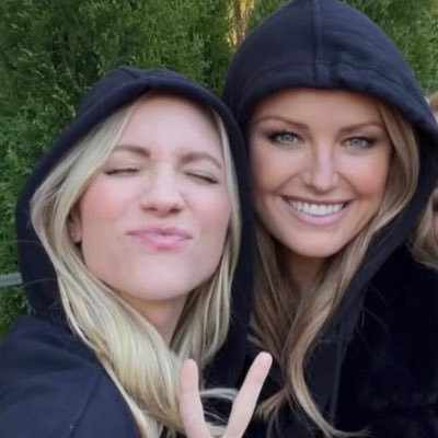 huntingwives's profile picture. margo banks apologist • @sapphicslayer