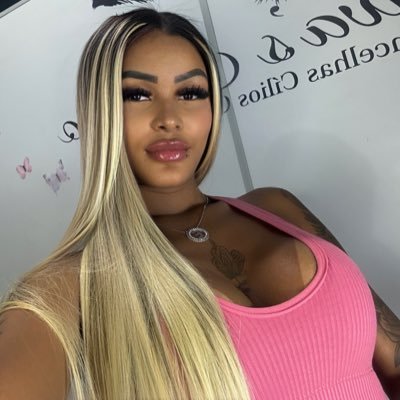 BARBIEmillyy's profile picture. A luz que me guia é mais forte do que os olhos que me cercam!!✨