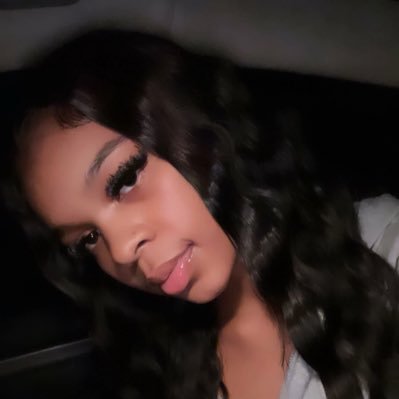 khaliamiraa's profile picture. 