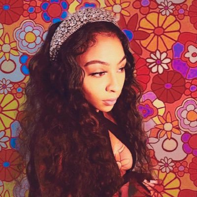 SSUPERBUN's profile picture. #realtor #licensedmanucurist #photographer the girl the stars align for⭐️