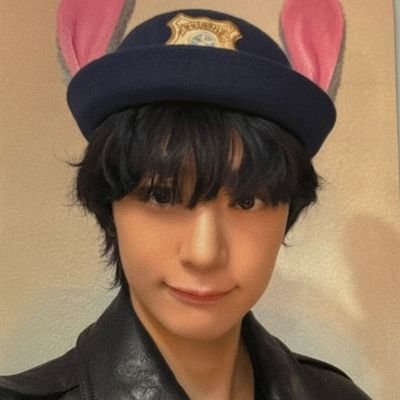 wonnieberry's profile picture. 𐙚˙⋆.˚ live, laugh, love chae hyungwon