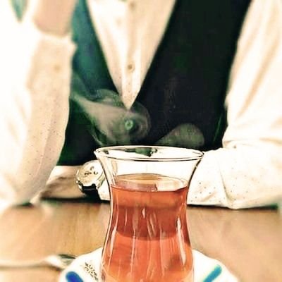 siirbahcesin's profile picture. 🙋
“Kelimeler sığmadı içime, şiir oldular.”