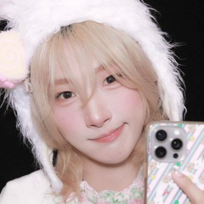 glibyyetaox's profile picture. 