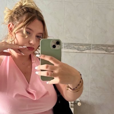 Lucielc06's profile picture. france et portugal