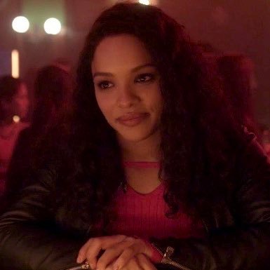 lesbiannaturals's profile picture. multifandom (spn, va, ouat, arrowverse) | priv: @rosexdimitri