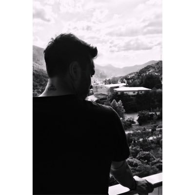 Realoxsm's profile picture. 