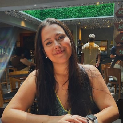 adrianagalvaot's profile picture. Faz meu humor que é vulnerável parecer mais maleável porque eu mau humorada sei que sou insuportável