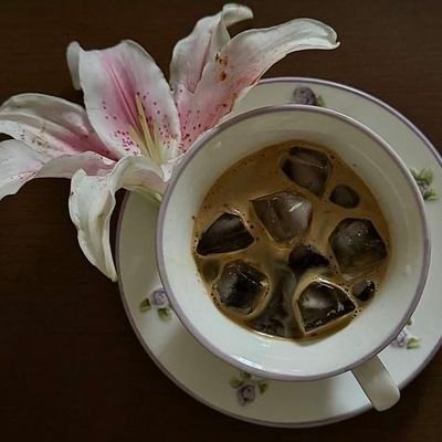 _t01t's profile picture. عيني ما يعجبها الا أنا  .