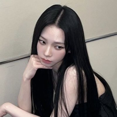 bIuehouurr's profile picture. 