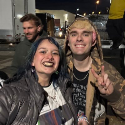 kenz_vstheworld's profile picture. the walmart awsten knight | parxie | tøp lore theorist | dallon enjoyer