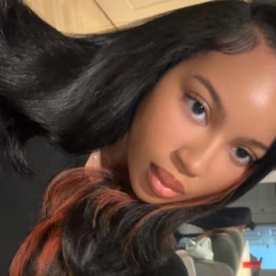 schellbieee's profile picture. 