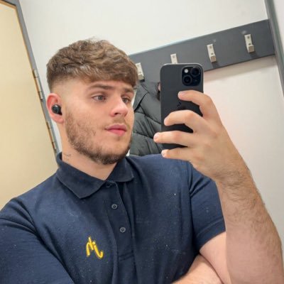 Sbaztic's profile picture. Content Creator • Graphic Designer • @ManUtd • @OL